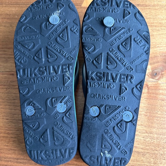 Quiksilver Kids Flip Flops. Blue/Black/Orange/Yellow. Size Big Kid 4/5. - Picture 9 of 9